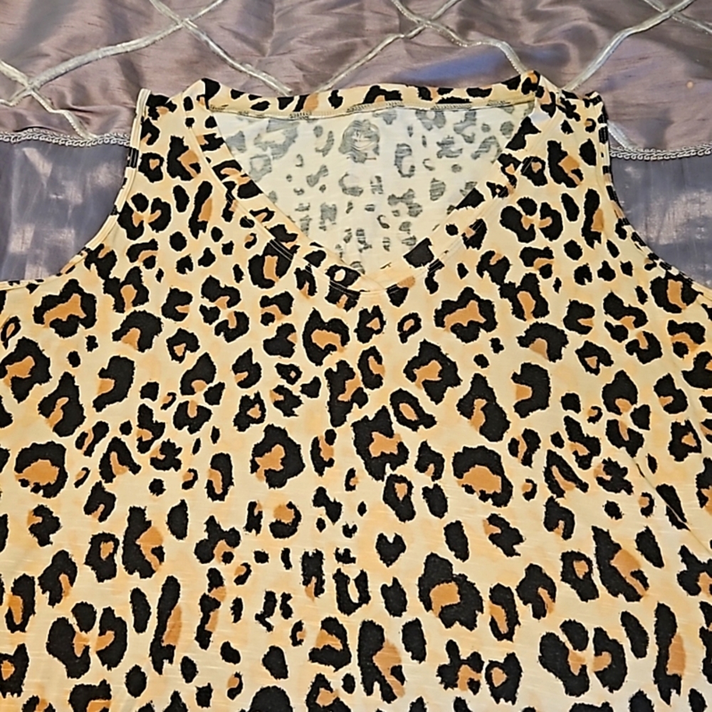 🐆 leopard print v neck tank